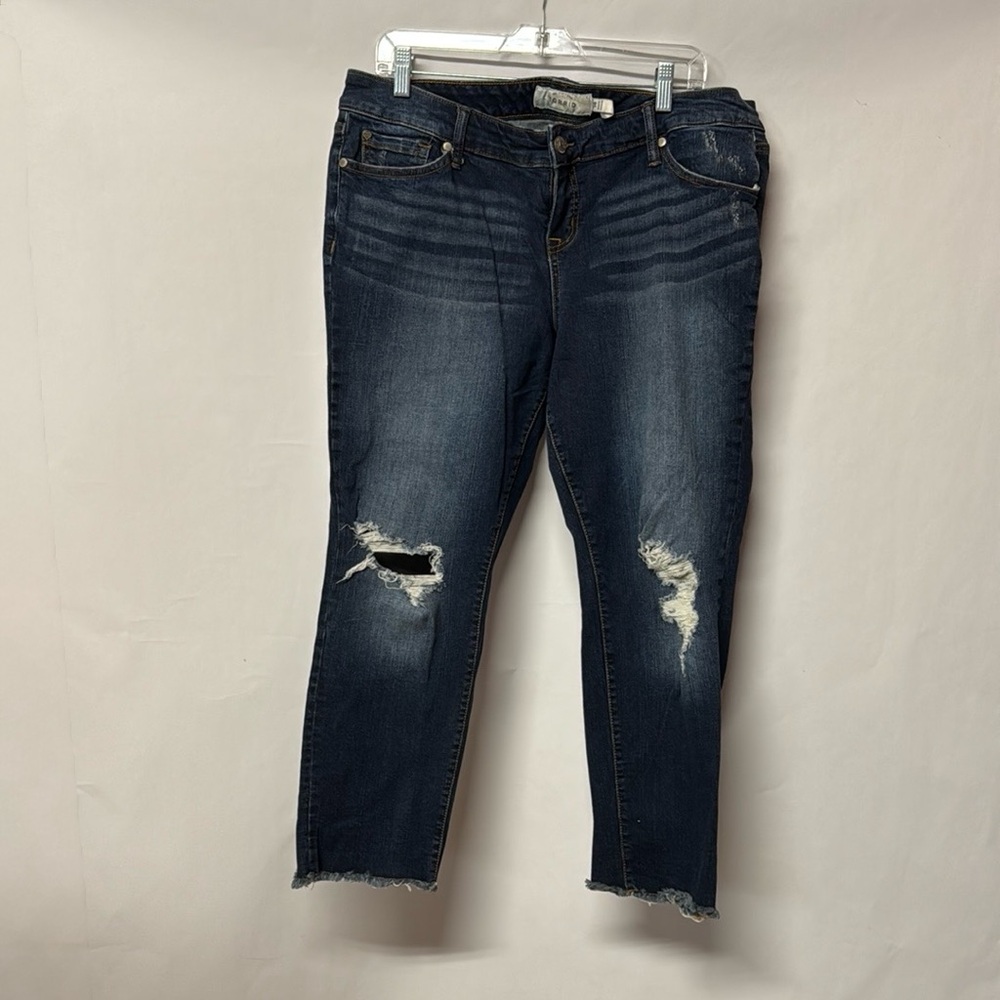 Torrid Raw Hem Women's Plus Size 14 Cropped Ankle Distressed Stretch Denim Jeans